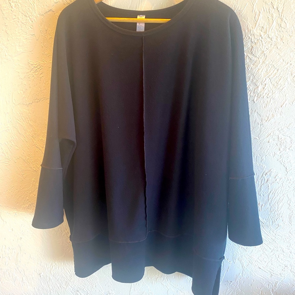 Spanx sweatshirt XL, gently used. Very soft.